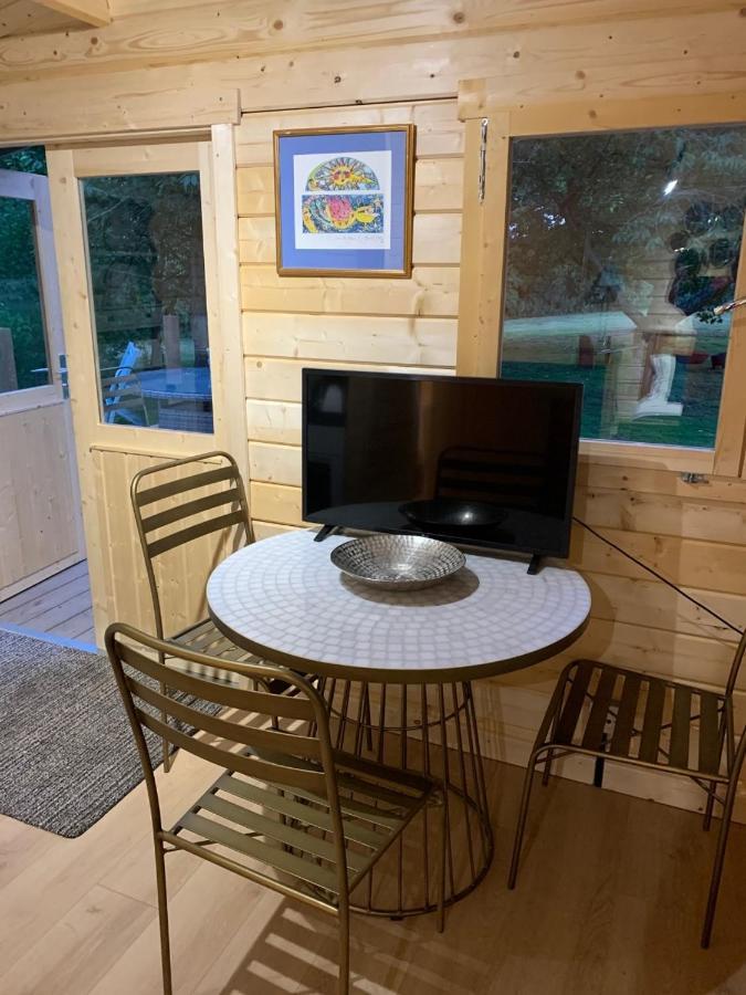 Truly Kentish Holiday Lets Teynham Exterior foto